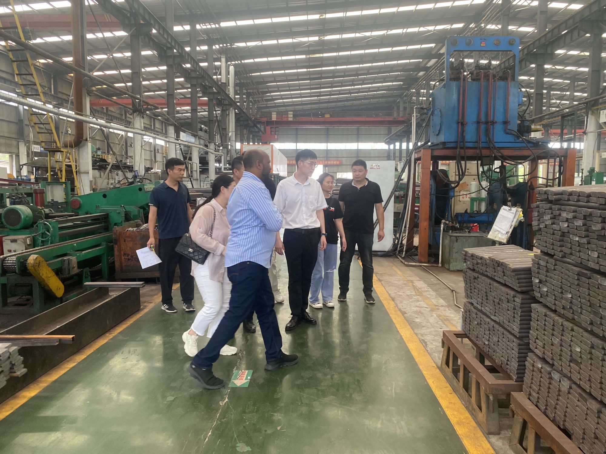 Customers personally visit our factory